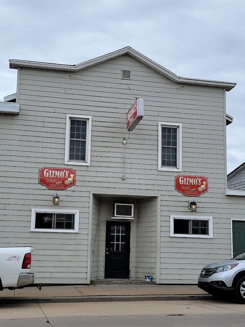Gizmo's Bar and Grill